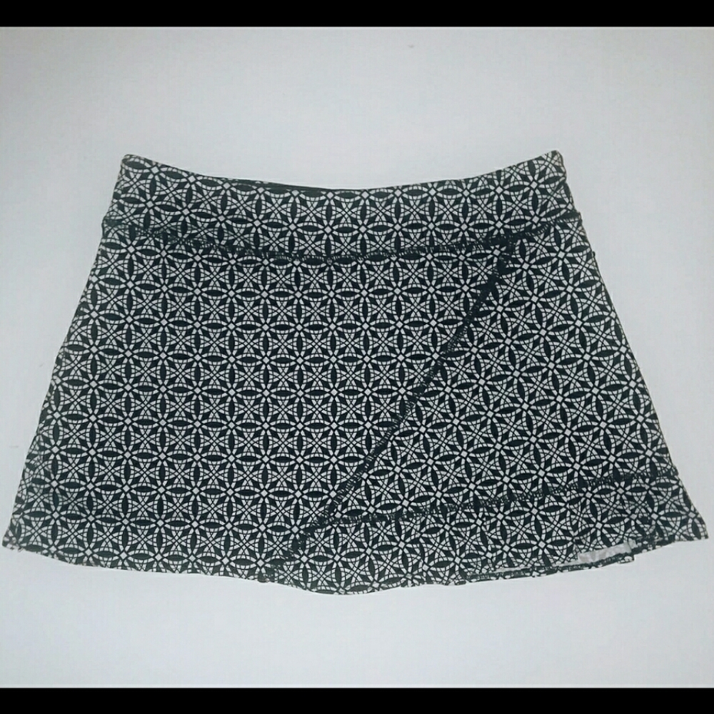 💥💥 SOLD💥💥Lola Getts Athletic Skirt - NWOT